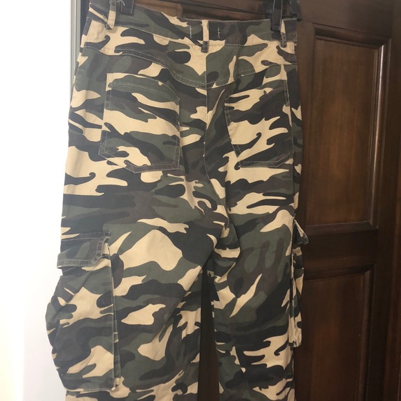 Sorella Boutique Camouflage Pants - Picture 7 of 7